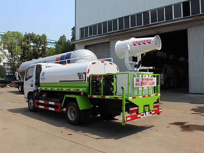 國六東風福瑞卡綠化噴灑車(chē)圖片